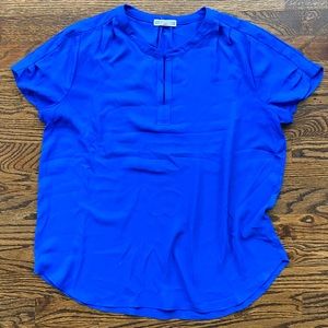 Women’s cobalt blue short-sleeve shirt